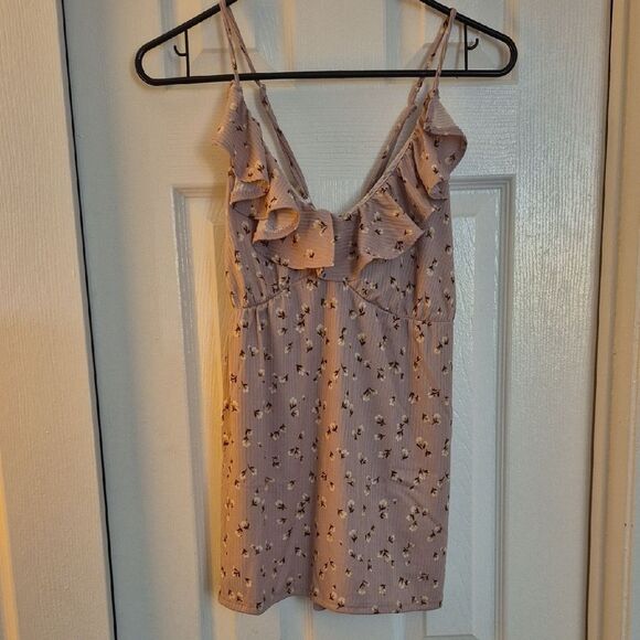 🎁3/$30🎁 Culture Code (Sz M) Lavendar Floral Ruffle Sleeveless Top - Picture 2 of 9